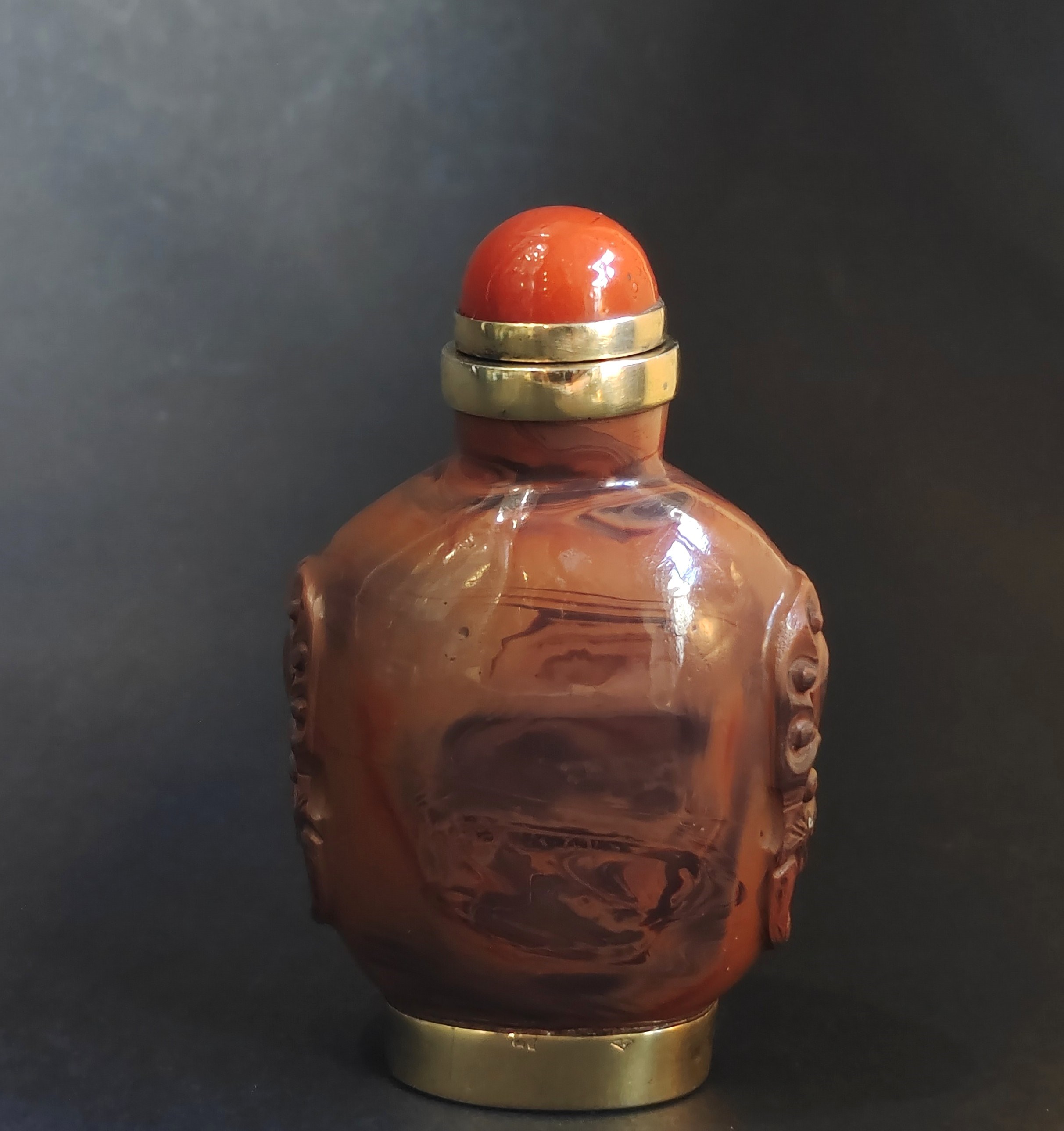 Glass snuff bottle imitating the realgar  1800/1870
Mount in vermeil (silver with gold)